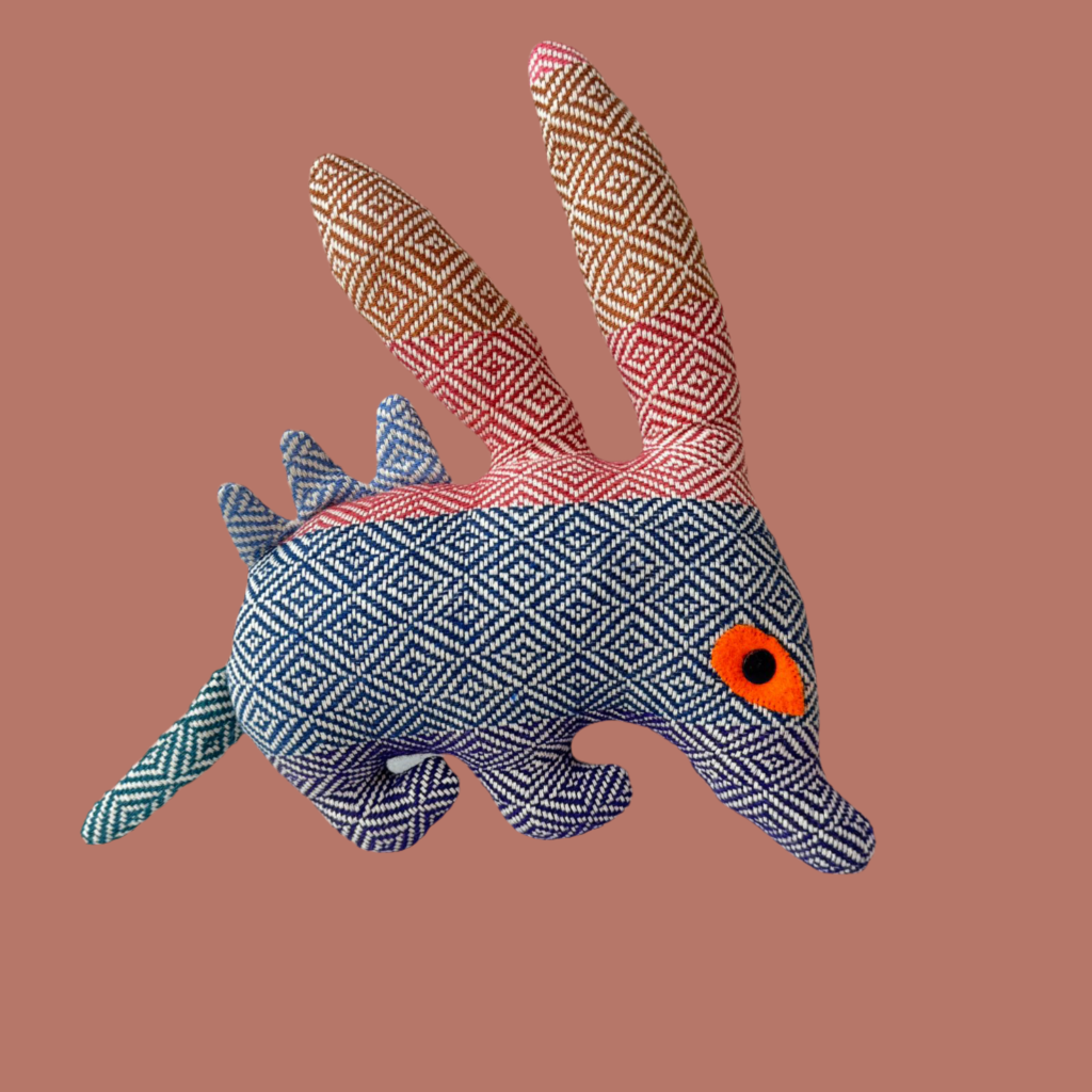 Alebrije puercoespín/armadillo/conejo